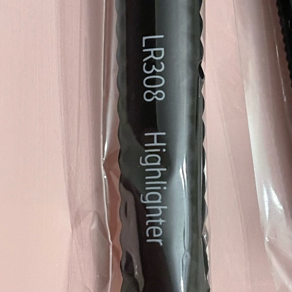 LARUCE Brush Set . On the Go Set . - Picture 5 of 7